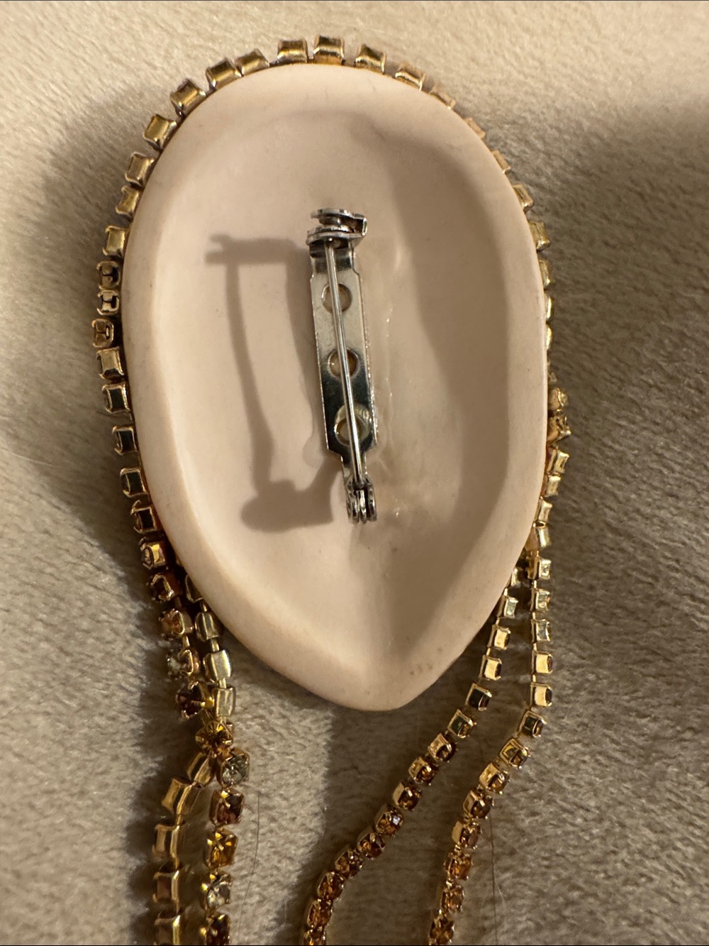 Gold Rhinestone Flapper Face Brooch Pin - Picture 3 of 4